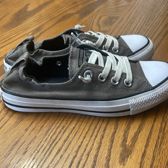 Converse women’s size 6 shoe. Charcoal gray. Used but good condition - Picture 7 of 12